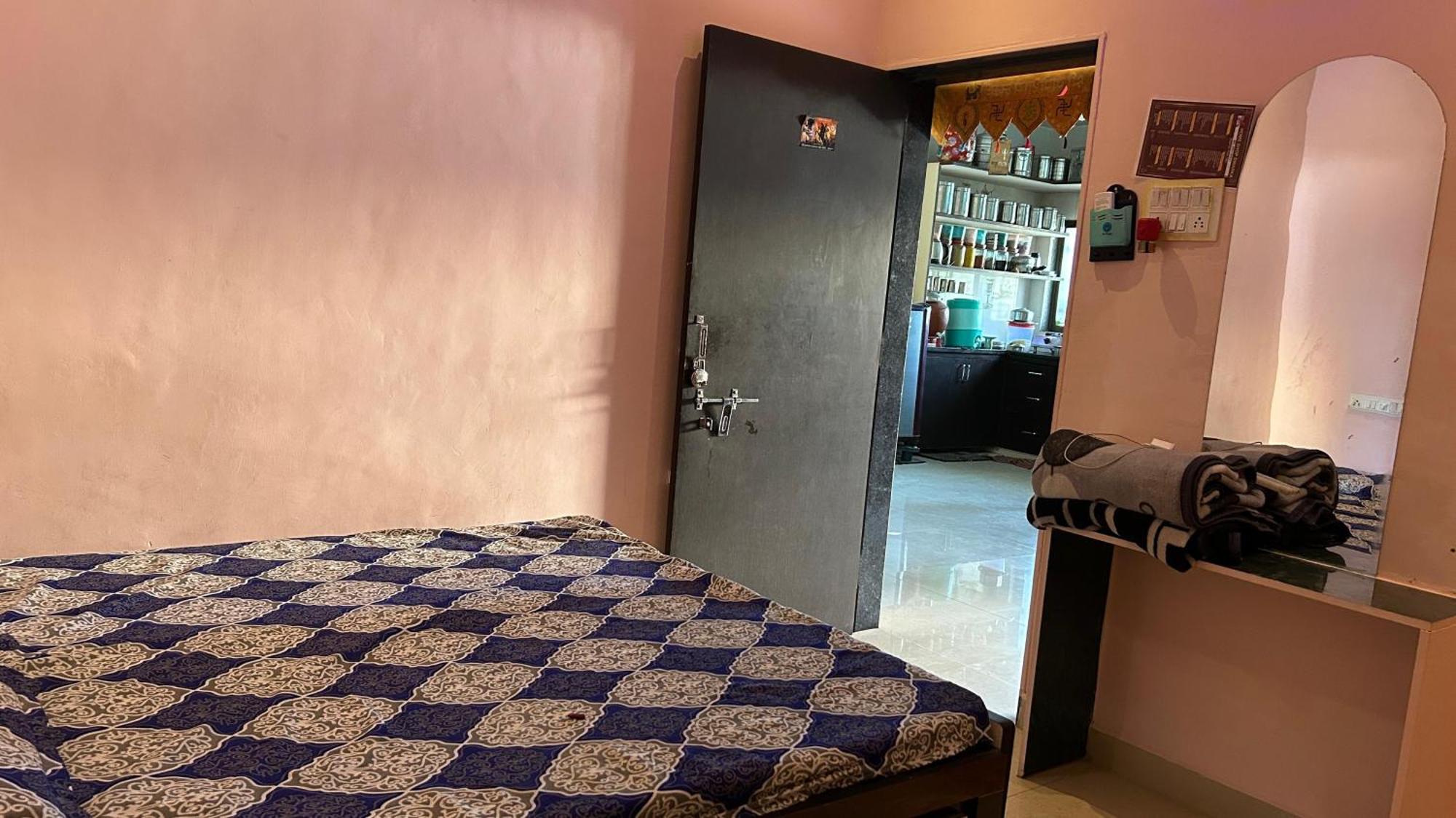 Dwarka Home Stay 2 Only Family Exterior photo