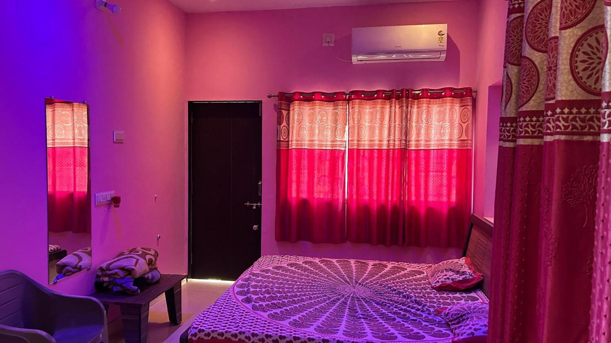 Dwarka Home Stay 2 Only Family Exterior photo